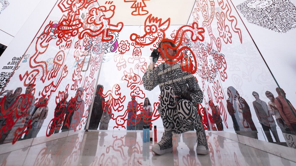 Kleenex's bold leap into live art